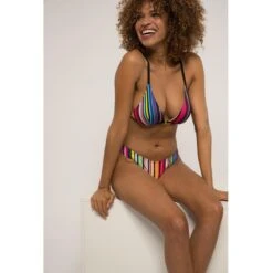 Haut De Maillot De Bain Triangle Sans Armatures Multicolore 6 Haut De Maillot De Bain Triangle Sans Armatures Multicolore -Seafolly Soldes Boutique haut de maillot de bain triangle sans armatures multicolore 1194351 2 1200x1200